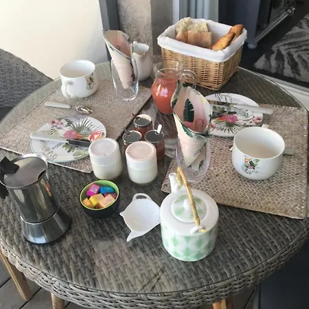 La Passiflore Bed & Breakfast *
